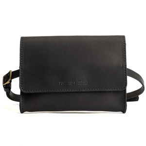 Portland leather AP basic belt bag in black